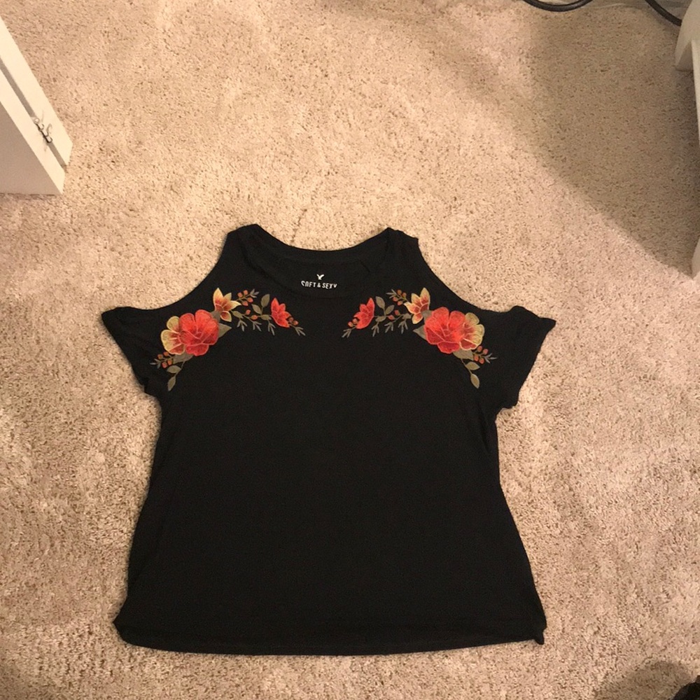 American eagle cold shoulder top